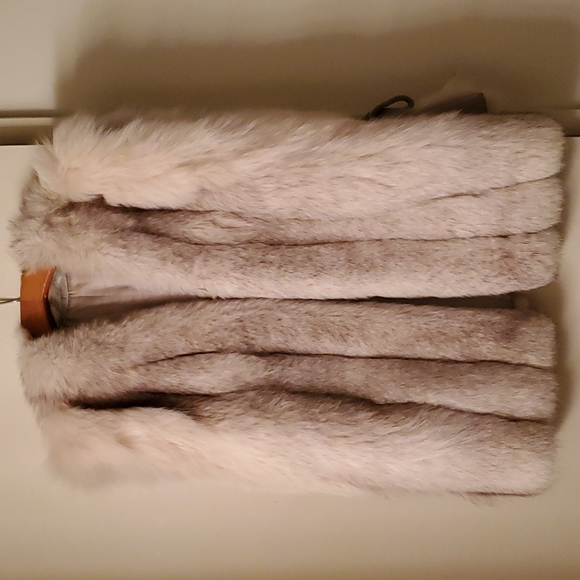 Fox Fur Saga Vest - Picture 4 of 16